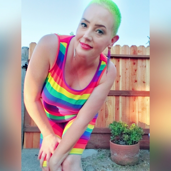 CLOTHING, SHOES, BEAUTY, ACCESSORIES & mORE - Picture 5 of 7